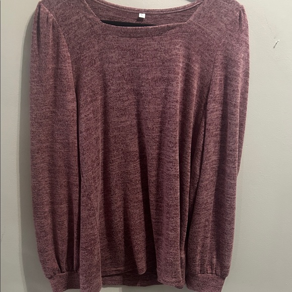 Chic Burgundy Women's Blouse - Picture 4 of 14